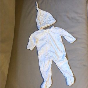 Star Print Newborn Onesie with hat